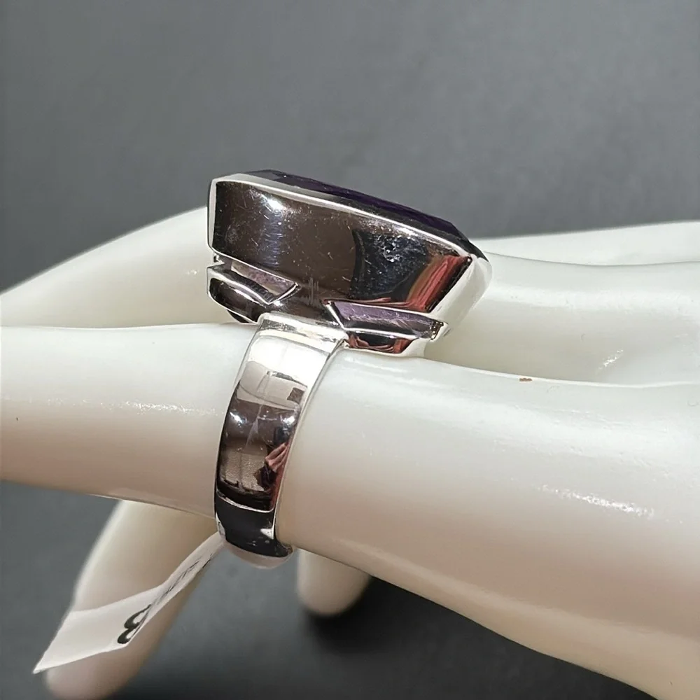 Elegant large Amethyst Purple‎ and sterling Silver Ring